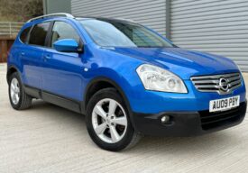 Nissan Qashqai+2 Tekna (2009) 2.0 Tekna SUV 5dr Petrol CVT 4WD (199 g/km, 139 bhp)