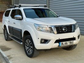 NISSAN NAVARA Double Cab Pick Up N-Connecta 2.3dCi 190 4WD