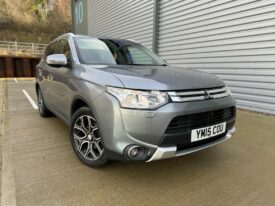 Mitsubishi Outlander GX4 (2015) 2.2 DI-D GX4 SUV 5dr Diesel Auto 4WD Euro 5 (s/s) (150 ps)