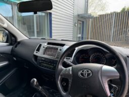 
										TOYOTA HILUX Invincible D/Cab Pick Up 3.0 D-4D 4WD 171 full									