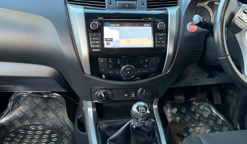 
								NISSAN NAVARA Double Cab Pick Up N-Connecta 2.3dCi 190 4WD full									