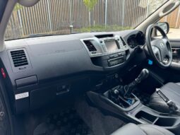 
										TOYOTA HILUX Invincible D/Cab Pick Up 3.0 D-4D 4WD 171 full									