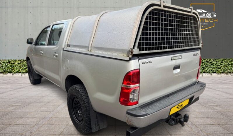 
								Toyota Hilux 2.5 D-4D Active 4WD Euro 5 4dr full									