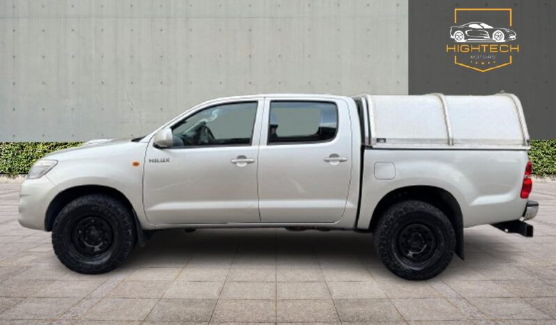 
								Toyota Hilux 2.5 D-4D Active 4WD Euro 5 4dr full									