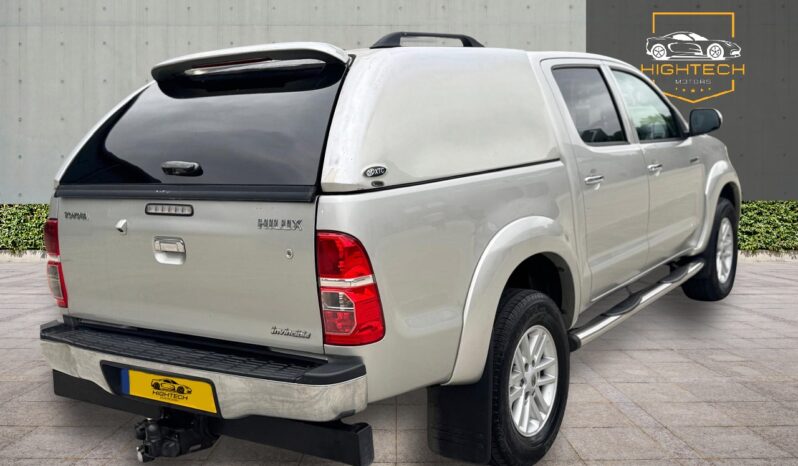 
								Toyota Hilux 3.0 D-4D Invincible Auto 4WD 4dr full									
