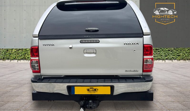 
								Toyota Hilux 3.0 D-4D Invincible Auto 4WD 4dr full									