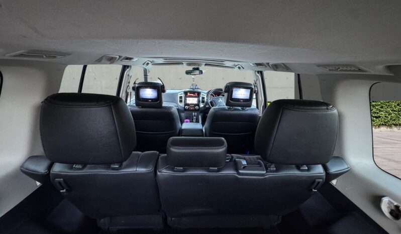 
								Mitsubishi Shogun 3.2 DI-DC SG4 Auto 4WD Euro 5 5dr LWB full									