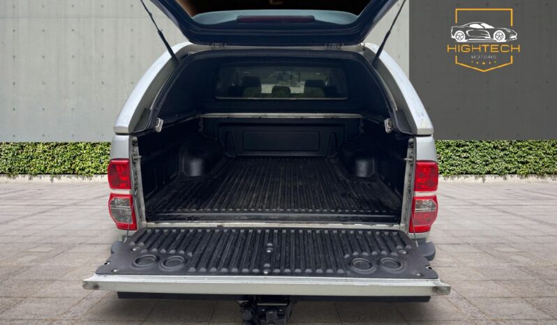 
								Toyota Hilux 3.0 D-4D Invincible Auto 4WD 4dr full									
