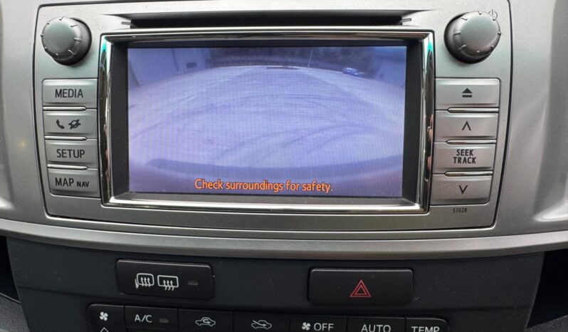 
								Toyota Hilux 3.0 D-4D Invincible Auto 4WD 4dr full									