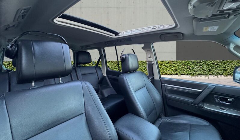 
								Mitsubishi Shogun 3.2 DI-DC SG4 Auto 4WD Euro 5 5dr LWB full									