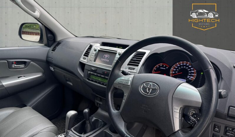 
								Toyota Hilux 3.0 D-4D Invincible Auto 4WD 4dr full									