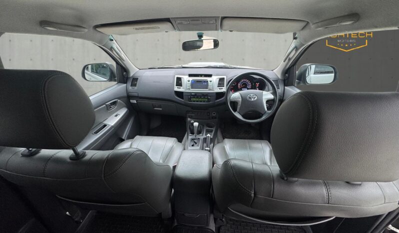 
								Toyota Hilux 3.0 D-4D Invincible Auto 4WD 4dr full									