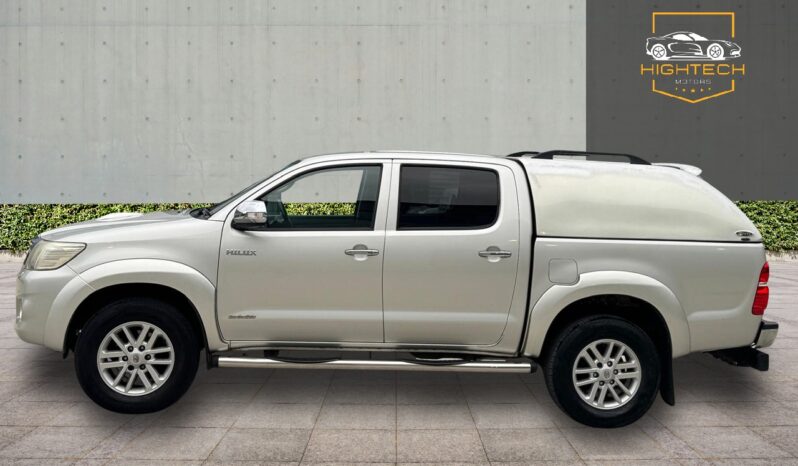 
								Toyota Hilux 3.0 D-4D Invincible Auto 4WD 4dr full									