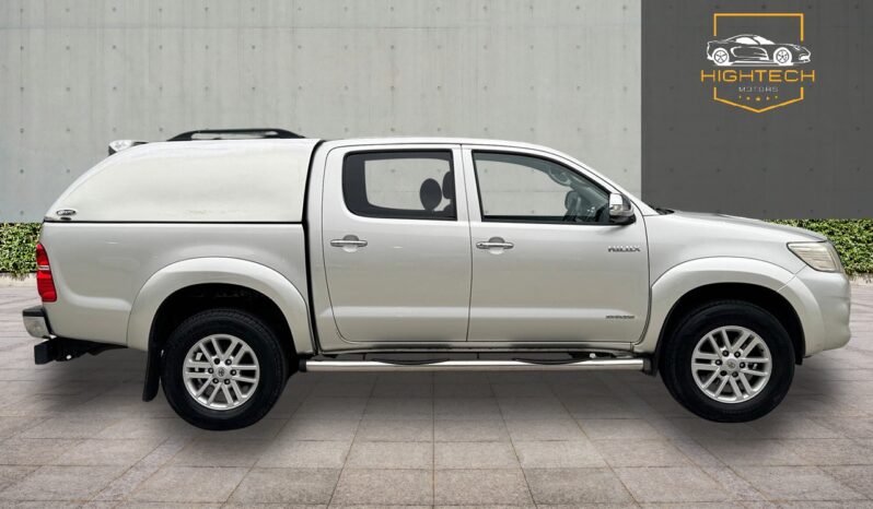 
								Toyota Hilux 3.0 D-4D Invincible Auto 4WD 4dr full									
