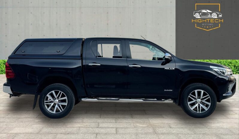 
								Toyota Hilux 2.4 D-4D Invincible Auto 4WD Euro 6 4dr full									