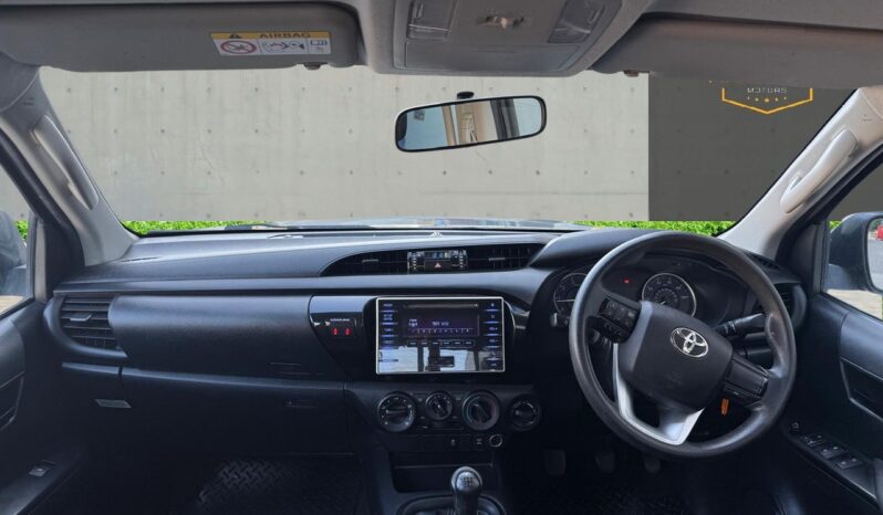 
								Toyota Hilux 2.4 D-4D Active 4WD Euro 6 4dr full									