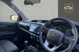 
										Toyota Hilux 2.4 D-4D Active 4WD Euro 6 4dr full									