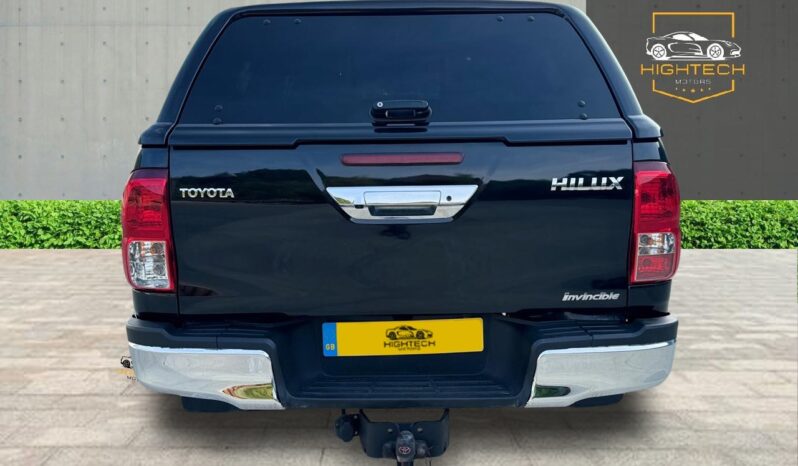 
								Toyota Hilux 2.4 D-4D Invincible Auto 4WD Euro 6 4dr full									