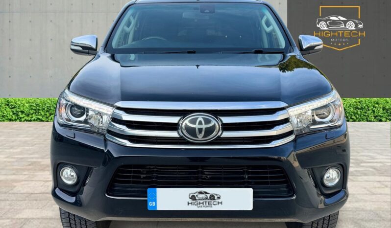 
								Toyota Hilux 2.4 D-4D Invincible Auto 4WD Euro 6 4dr full									