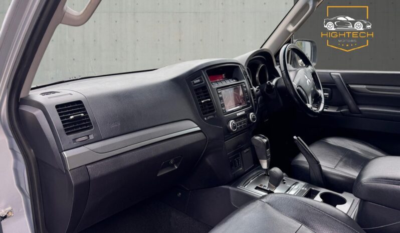 
								MITSUBISHI SHOGUN 3.2 DI-DC [197] Elegance 5dr Auto full									