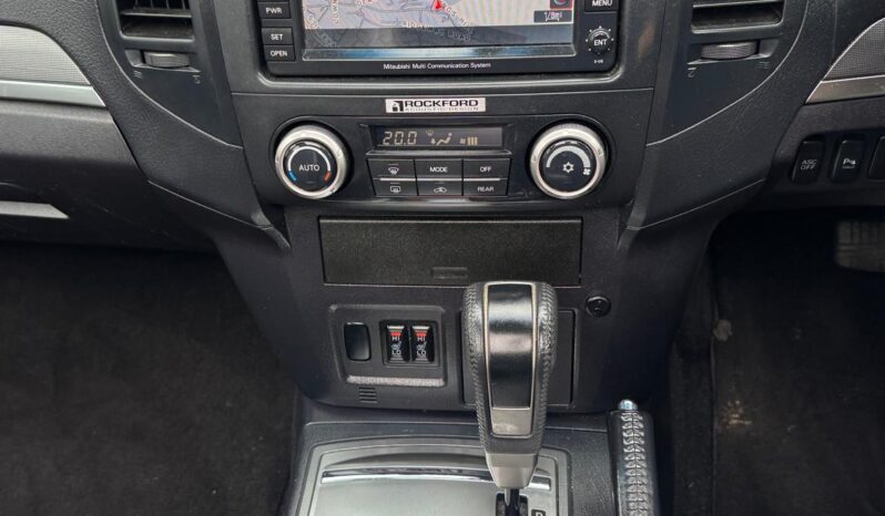 
								MITSUBISHI SHOGUN 3.2 DI-DC [197] Elegance 5dr Auto full									