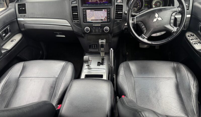 
								MITSUBISHI SHOGUN 3.2 DI-DC [197] Elegance 5dr Auto full									