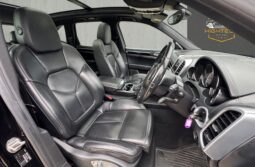 
										Porsche Cayenne 3.0h V6 S TiptronicS 4WD Euro 5 (s/s) 5dr full									