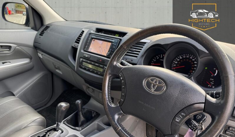 
								Toyota Hilux 3.0 D-4D Invincible Auto 4WD 4dr full									