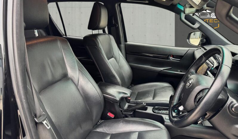 
								Toyota Hilux 2.4 D-4D Invincible X Auto 4WD Euro 6 (s/s) 4dr (TSS) full									