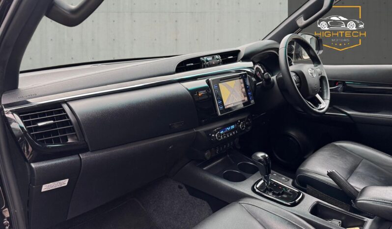 
								Toyota Hilux 2.4 D-4D Invincible X Auto 4WD Euro 6 (s/s) 4dr (TSS) full									