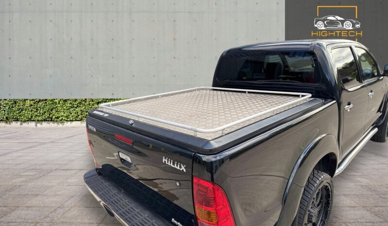 
								Toyota Hilux 3.0 D-4D Invincible Auto 4WD 4dr full									