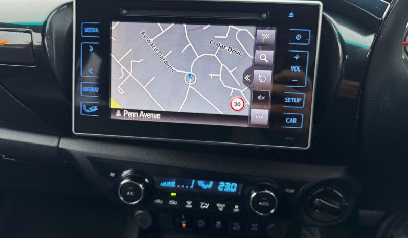 
								Toyota Hilux 2.4 D-4D Invincible X Auto 4WD Euro 6 (s/s) 4dr (TSS) full									