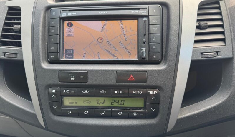 
								Toyota Hilux 3.0 D-4D Invincible Auto 4WD 4dr full									