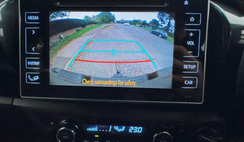 
								Toyota Hilux 2.4 D-4D Invincible X Auto 4WD Euro 6 (s/s) 4dr (TSS) full									