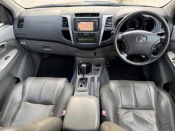 
										Toyota Hilux 3.0 D-4D Invincible Auto 4WD 4dr full									