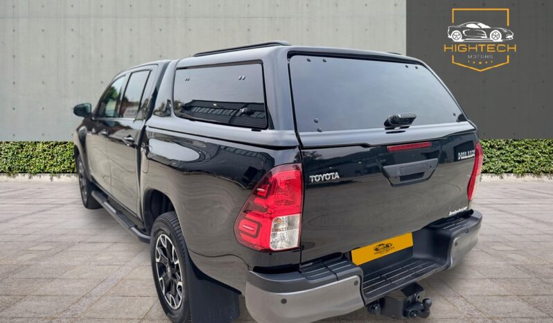 
								Toyota Hilux 2.4 D-4D Invincible X Auto 4WD Euro 6 (s/s) 4dr (TSS) full									