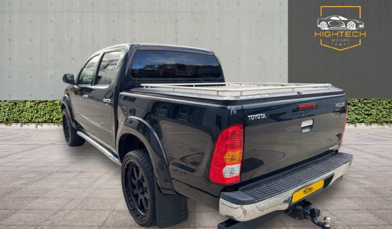 
								Toyota Hilux 3.0 D-4D Invincible Auto 4WD 4dr full									