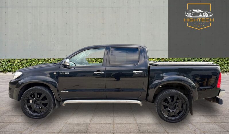 
								Toyota Hilux 3.0 D-4D Invincible Auto 4WD 4dr full									