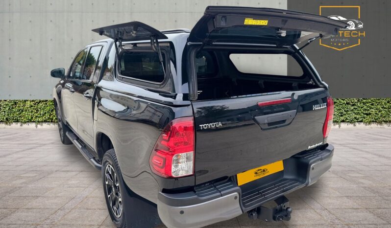 
								Toyota Hilux 2.4 D-4D Invincible X Auto 4WD Euro 6 (s/s) 4dr (TSS) full									