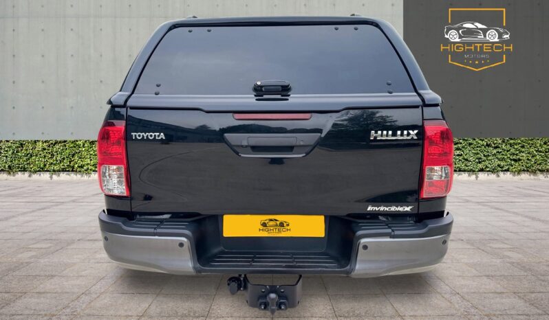 
								Toyota Hilux 2.4 D-4D Invincible X Auto 4WD Euro 6 (s/s) 4dr (TSS) full									