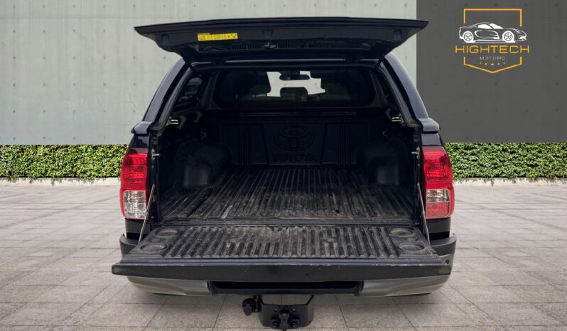 
								Toyota Hilux 2.4 D-4D Invincible X Auto 4WD Euro 6 (s/s) 4dr (TSS) full									