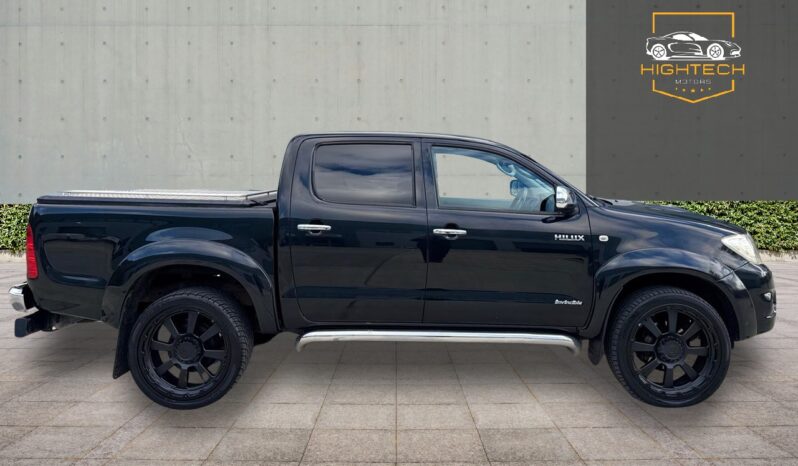 
								Toyota Hilux 3.0 D-4D Invincible Auto 4WD 4dr full									