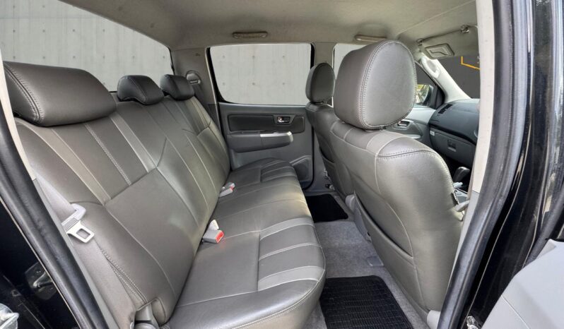 
								Toyota Hilux 3.0 D-4D Invincible Auto 4WD 4dr full									