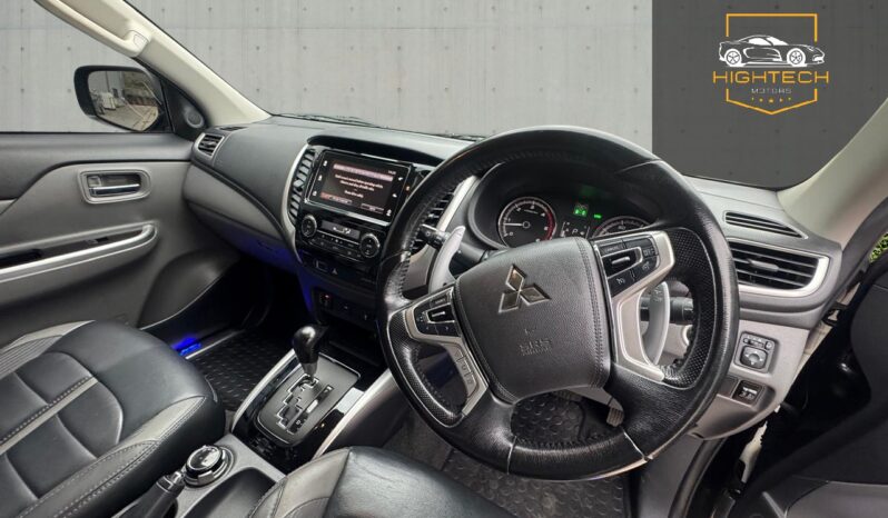 
								Mitsubishi L200 2.4 DI-D DC Barbarian Auto 4WD Euro 6 4dr full									