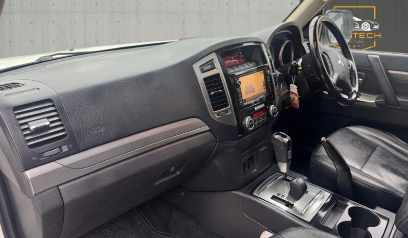 
								Mitsubishi Shogun 3.2 DI-DC SG3 Auto 4WD Euro 5 5dr LWB full									