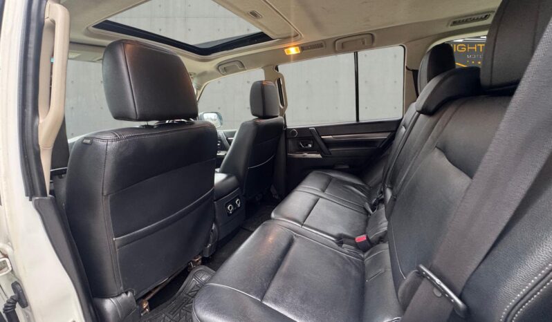 
								Mitsubishi Shogun 3.2 DI-DC SG3 Auto 4WD Euro 5 5dr LWB full									