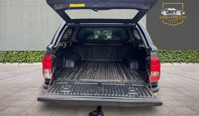 
								Toyota Hilux 2.4 D-4D Invincible 4WD Euro 6 (s/s) 4dr (TSS, 3.5t) full									