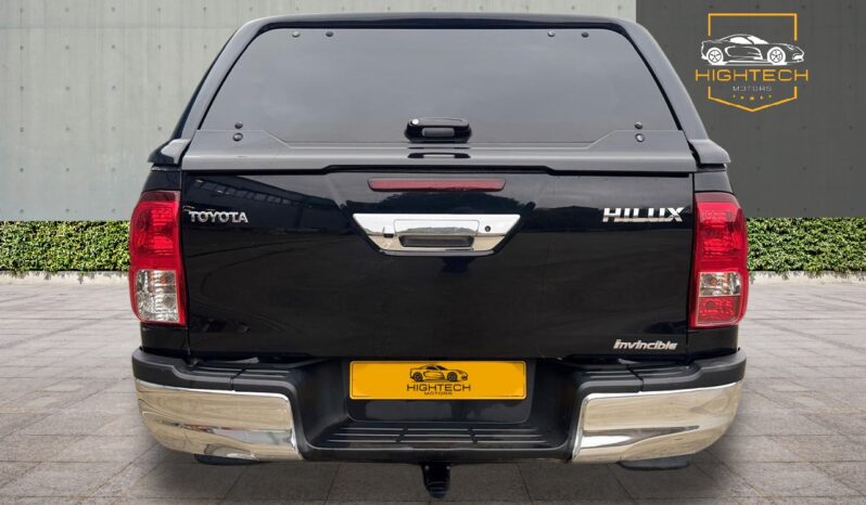 
								Toyota Hilux 2.4 D-4D Invincible 4WD Euro 6 (s/s) 4dr (TSS, 3.5t) full									