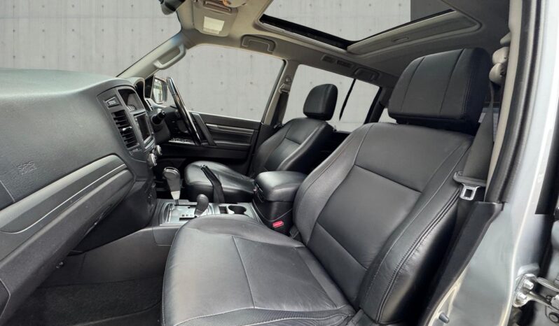 
								MITSUBISHI SHOGUN 3.2 DI-DC [197] Elegance 5dr Auto full									