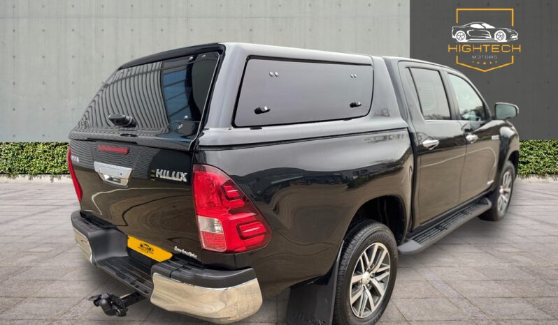 
								Toyota Hilux 2.4 D-4D Invincible 4WD Euro 6 (s/s) 4dr (TSS, 3.5t) full									
